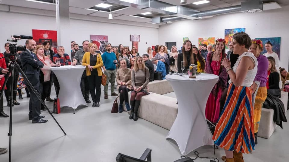 Vernisáž kolektivní výstavy pro EndoMarch - 8.3.2023