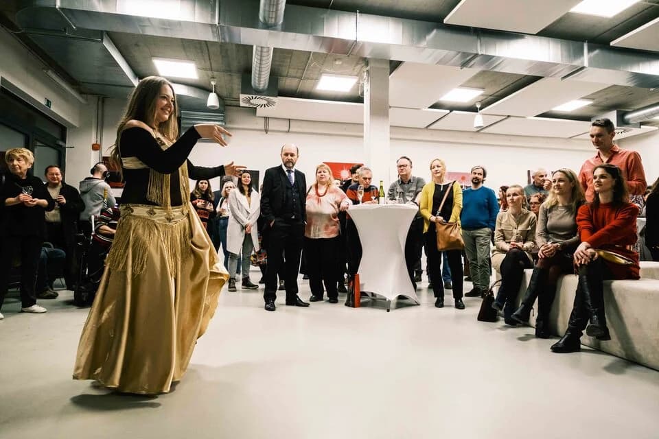 Vernisáž kolektivní výstavy pro EndoMarch - 8.3.2023